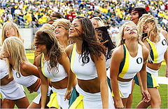 Oregon Duck cheerleaders